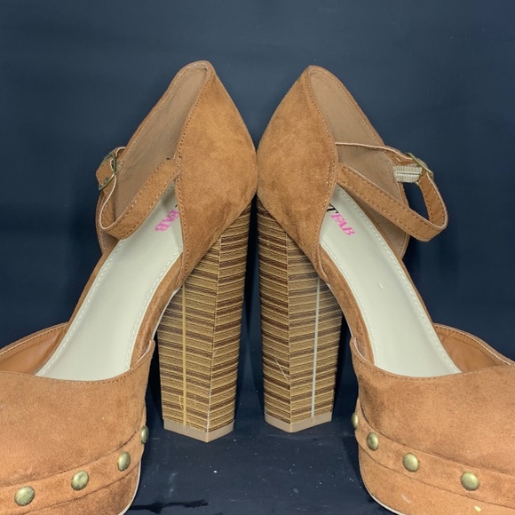 Practically NEW Brown High Heels - Picture 6 of 6